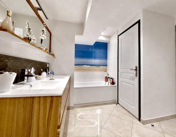 Appartement 6 pièce(s) 3 chambre(s) 193 m²