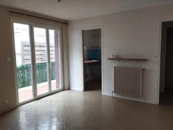 Location                                                      Appartement
                        
                     1 pièces                      25 m2                     à Montpellier