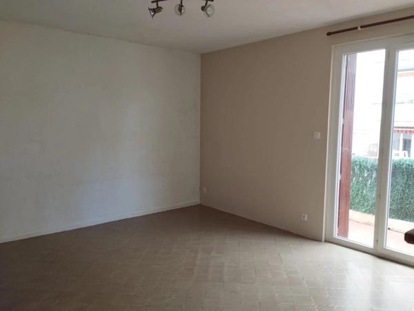 Location                                                      Appartement
                        
                     1 pièces                      25 m2                     à Montpellier
