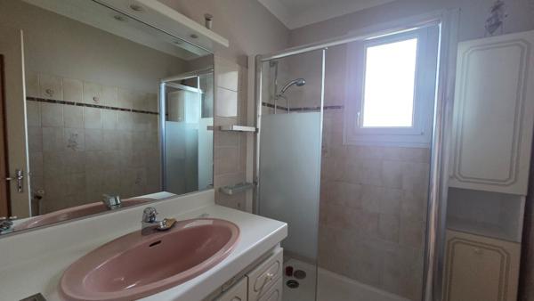 Vente Maison à Leojac, de type 4 avec garage en sous sol et jardin