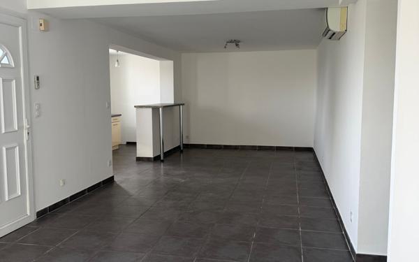 Appartement à louer    3 pièces • 88 m2 Borgo