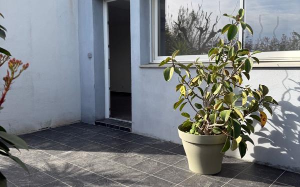 Appartement à louer    3 pièces • 88 m2 Borgo