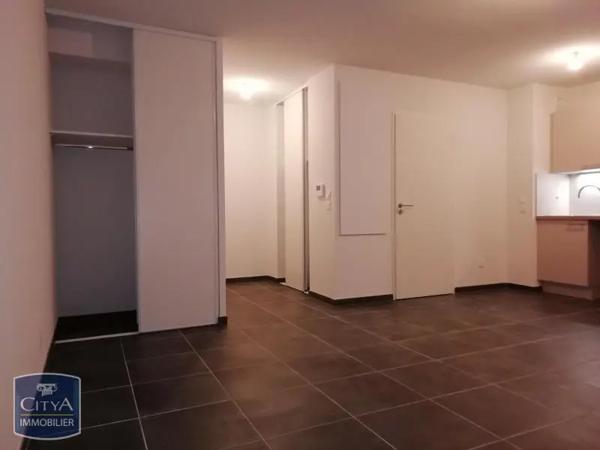 Appartement à louer 1 pièce 33.92m² Fréjus (83600)
