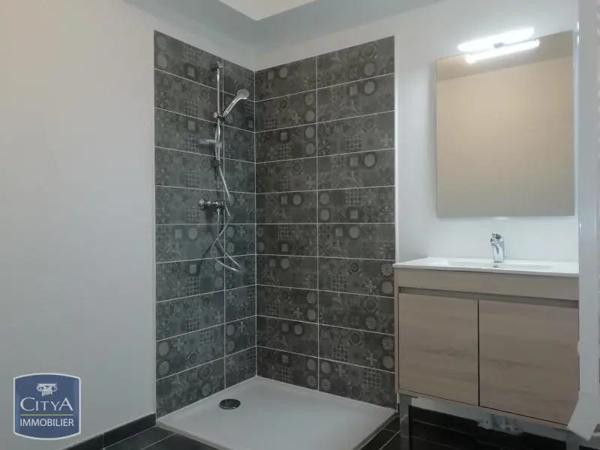 Appartement à louer 1 pièce 33.92m² Fréjus (83600)