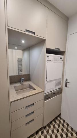 Studio rénové avec parking et cave _ Calme, proche métro _ Malakoff