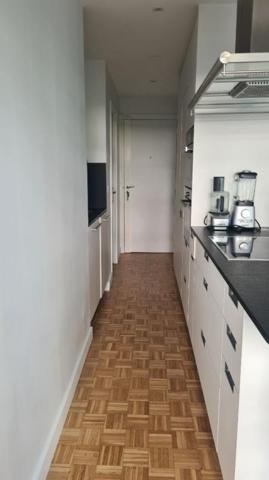 Studio rénové avec parking et cave _ Calme, proche métro _ Malakoff