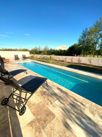 Villa individuelle proche de la mer avec piscine