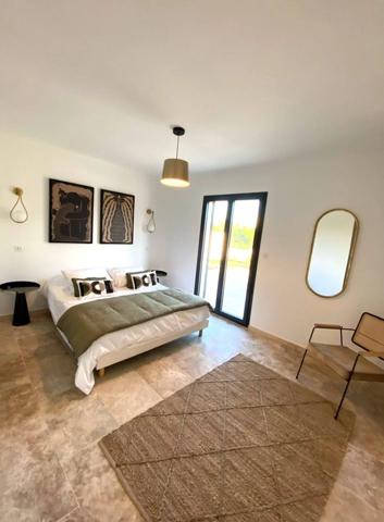 Villa individuelle proche de la mer avec piscine