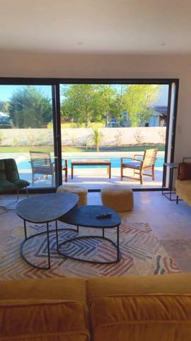 Villa individuelle proche de la mer avec piscine