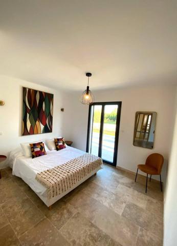 Villa individuelle proche de la mer avec piscine