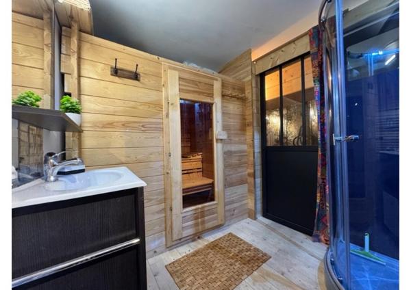 MAISON avec trois appartements - vue dégagée - sauna-spa