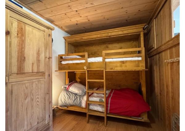 MAISON avec trois appartements - vue dégagée - sauna-spa