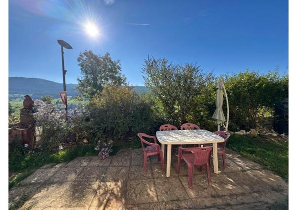 MAISON avec trois appartements - vue dégagée - sauna-spa