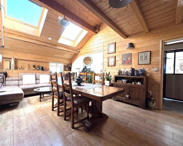 MAISON avec trois appartements - vue dégagée - sauna-spa