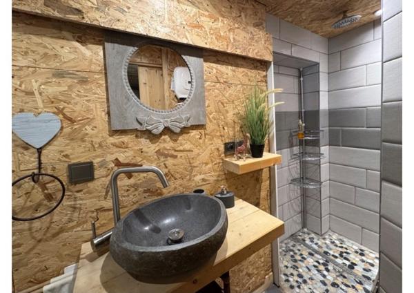 MAISON avec trois appartements - vue dégagée - sauna-spa