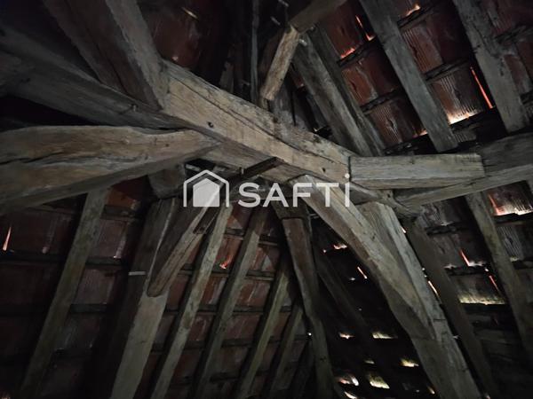 Maison de village avec cave sur 3 niveaux - 132 m2 à rénover entièrement