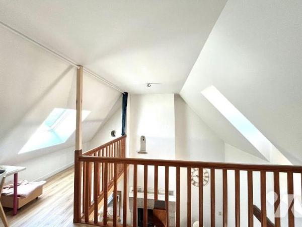 Beaucoup de charme pour cette maison en pierres à Vendre au Nord  de Kerfeunteun. D'une surface...