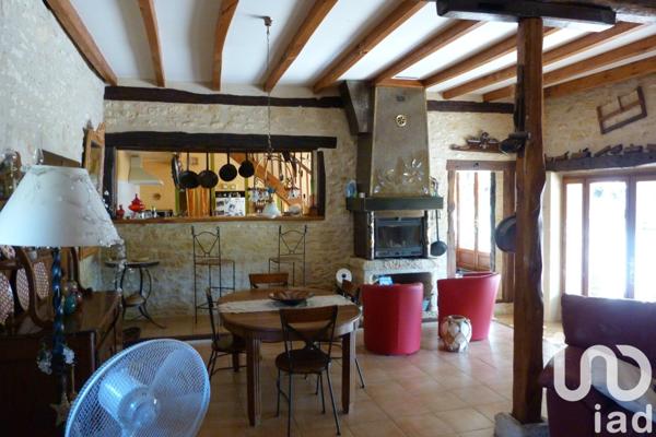 Longère 5 pièces de 170 m² à Montignac (24290)