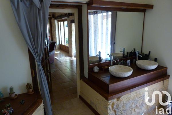 Longère 5 pièces de 170 m² à Montignac (24290)