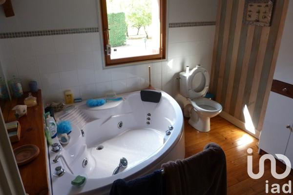 Longère 5 pièces de 170 m² à Montignac (24290)