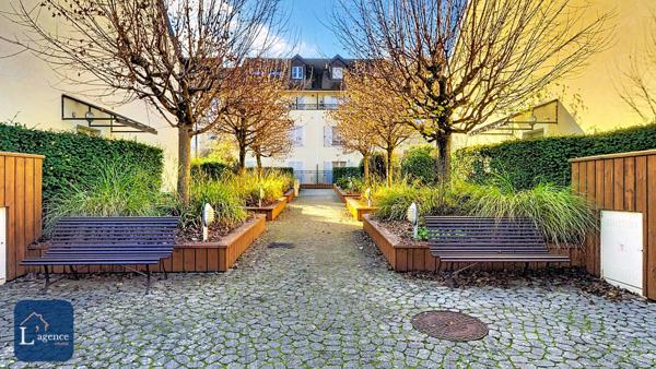 Appartement T3 Triplex Entrée indépendante Double balcon Garage double Ferney-Voltaire 01210