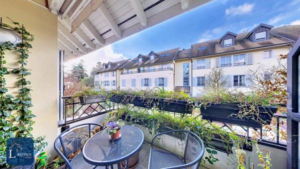 Appartement T3 Triplex Entrée indépendante Double balcon Garage double Ferney-Voltaire 01210