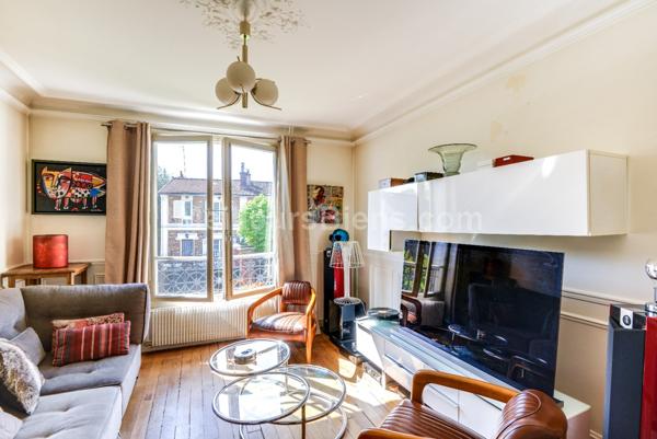 Exclusivité! RARE! Maison de charme avec possibilité d'extension.