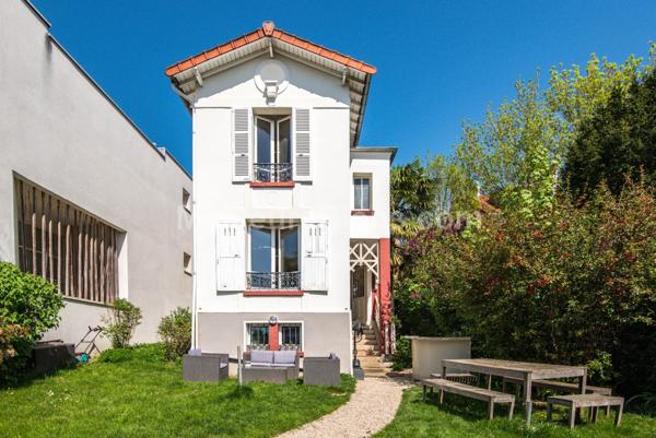 Exclusivité! RARE! Maison de charme avec possibilité d'extension.