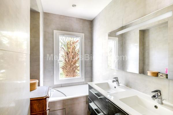 Exclusivité! RARE! Maison de charme avec possibilité d'extension.