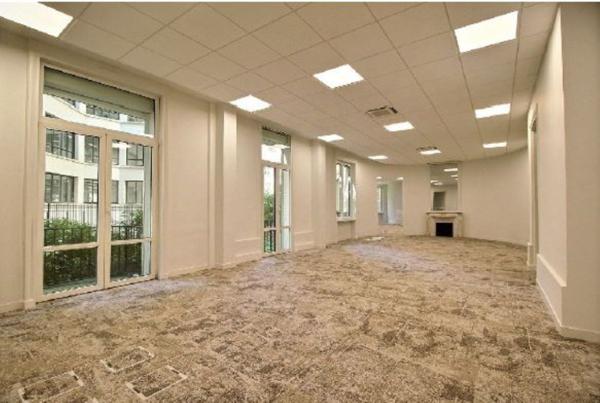 Bureaux à louer à PARIS 75008