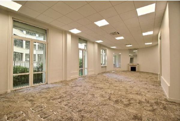 Bureaux à louer à PARIS 75008