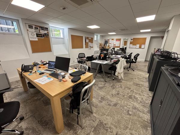 Bureaux à louer à PARIS 75008