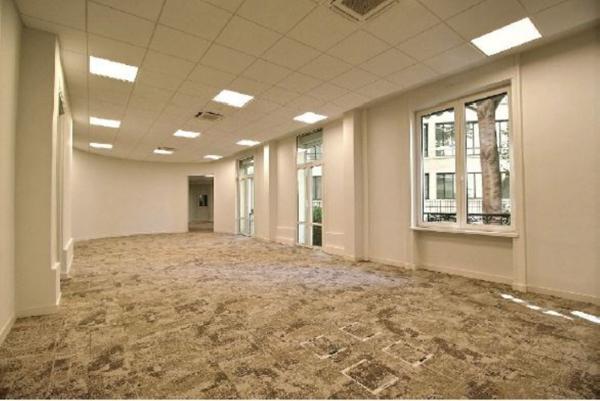 Bureaux à louer à PARIS 75008