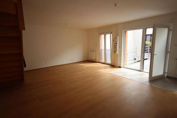 A LOUER : T3 à SECLIN • Place du Général de Gaulle - seclin • 885 € CC • Réf. 00476-001
