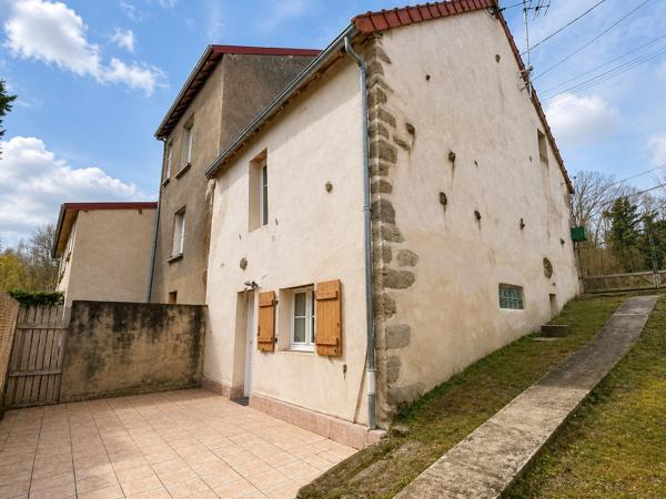 Maison divisée en deux appartements - spécial investisseurs