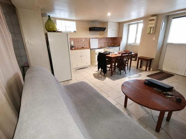 Maison divisée en deux appartements - spécial investisseurs