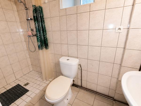 Maison divisée en deux appartements - spécial investisseurs