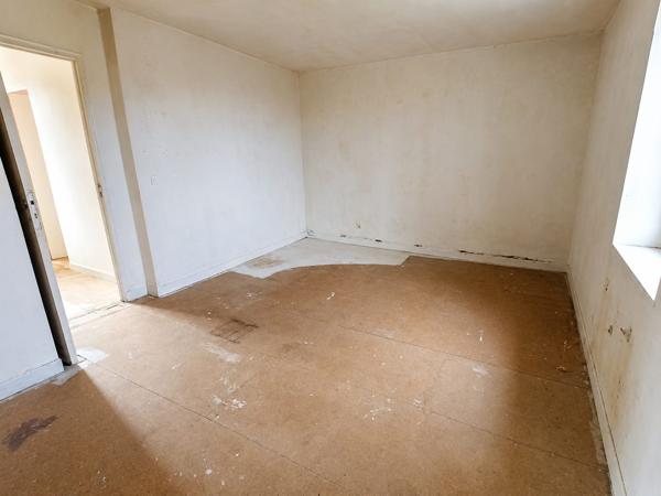 Maison divisée en deux appartements - spécial investisseurs