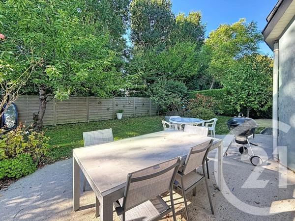 Maison à vendre  7 pièces - 135 m 2   LA CHAPELLE DES FOUGERETZ  - 35
