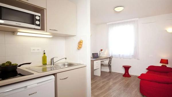 Les Estudines Nanterre Universite