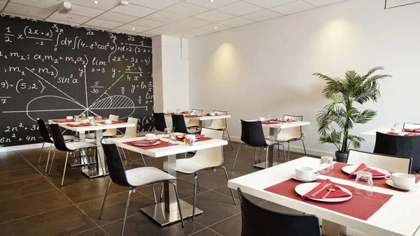 Les Estudines Nanterre Universite