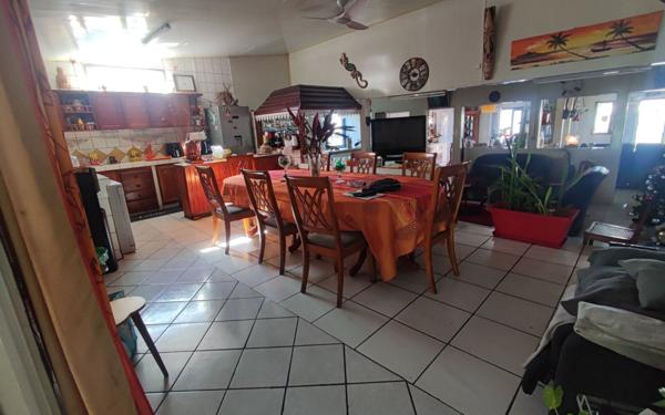 Immeuble à vendre    6 pièces •  Saint-Louis