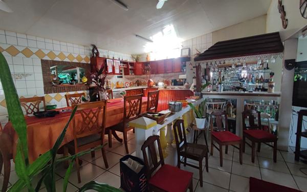 Immeuble à vendre    6 pièces •  Saint-Louis