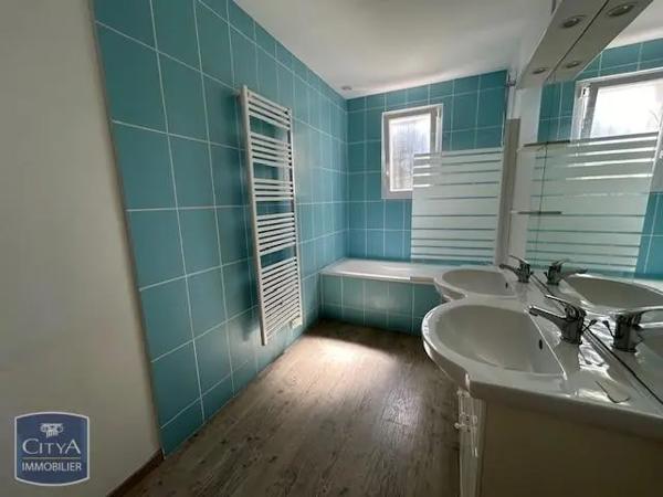 Maison à louer 6 pièces 157.8m²