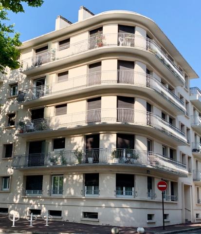 ARCACHON COEUR DE VILLE ! Appartement T3 de 64 m2 avec cave & parking.