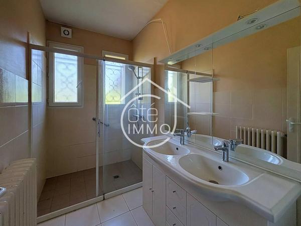 Pineuilh : Maison d'environ 85m2 avec beau jardin