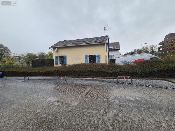 Garage - Parking à vendre à Besançon dans le Doubs (25000), ref : VS047-25014