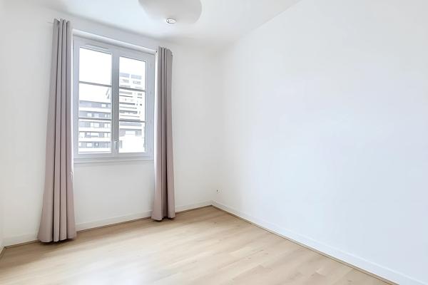 Appartement
         3 pièces
        - 63 m² Exclusivité 280 800 € *