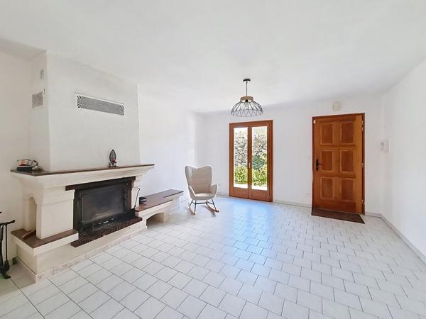 Exclusif : Maison familiale 5 chambres sur terrain paysager de 605 m² sur quartier calme de Charvieu