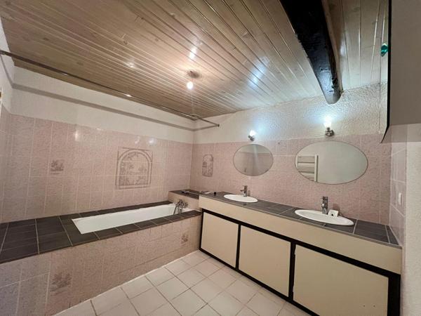 À louer - Maison de village à Palaja